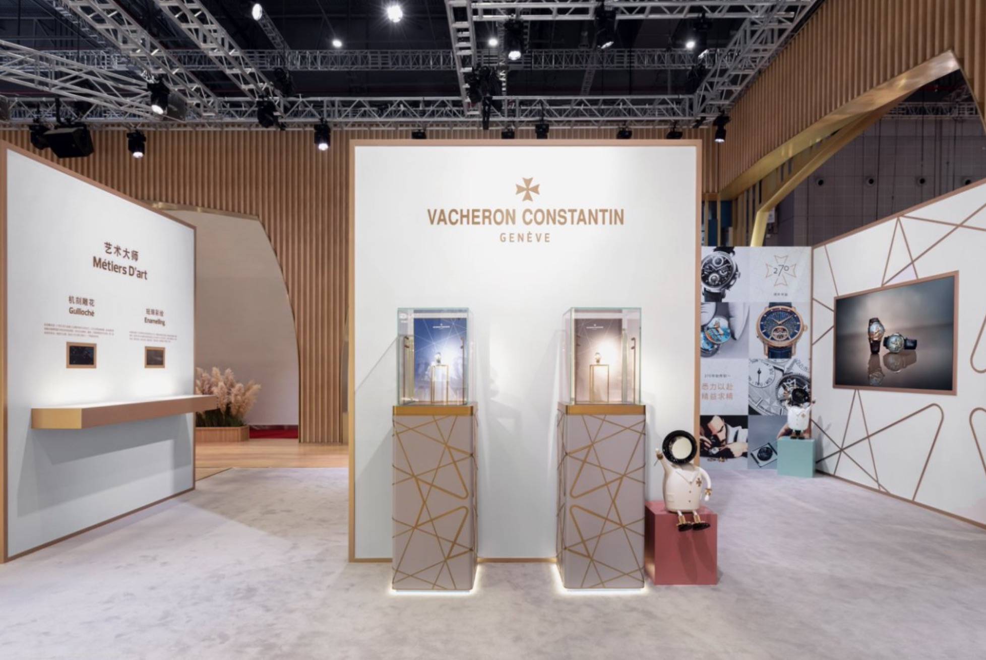 顿于进博会上呈现全新生肖时计文化与传承的深度凝炼江诗丹(图3)